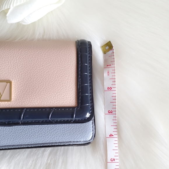 VICTORIA'S SECRET WALLET - Picture 8 of 8